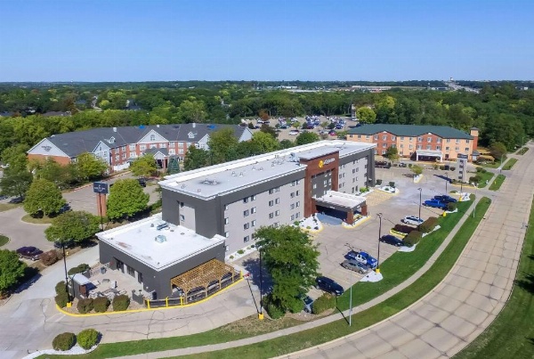 La Quinta Inn & Suites by Wyndham Des Moines West Clive image 9