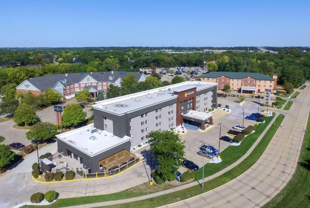 La Quinta Inn & Suites by Wyndham Des Moines West Clive